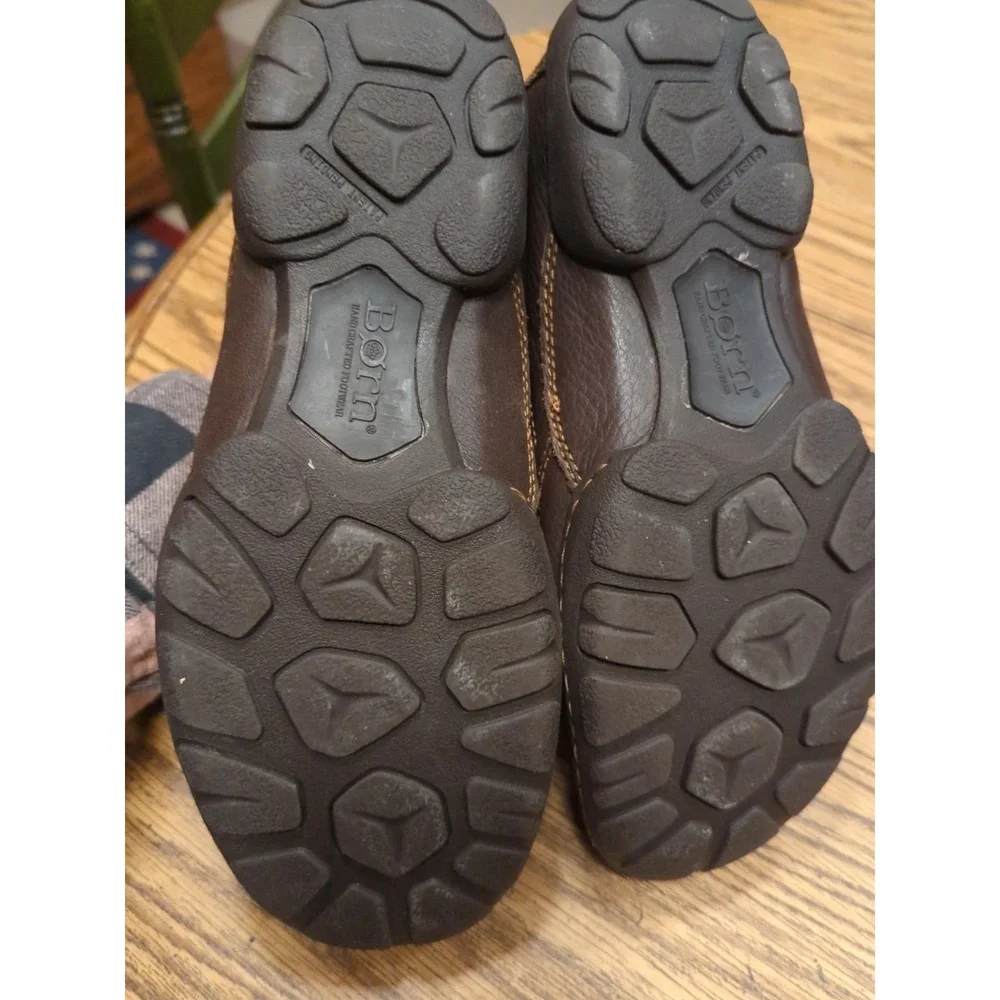 Born shoes size